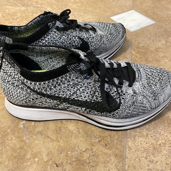 Nike Flyknit running 4.5 kids - Picture 5 of 5